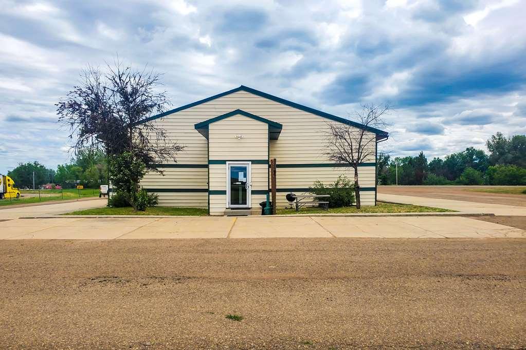 Rodeway Inn Gateway To Medora T-Roosevelt & Makoshika State Park Wibaux Extérieur photo
