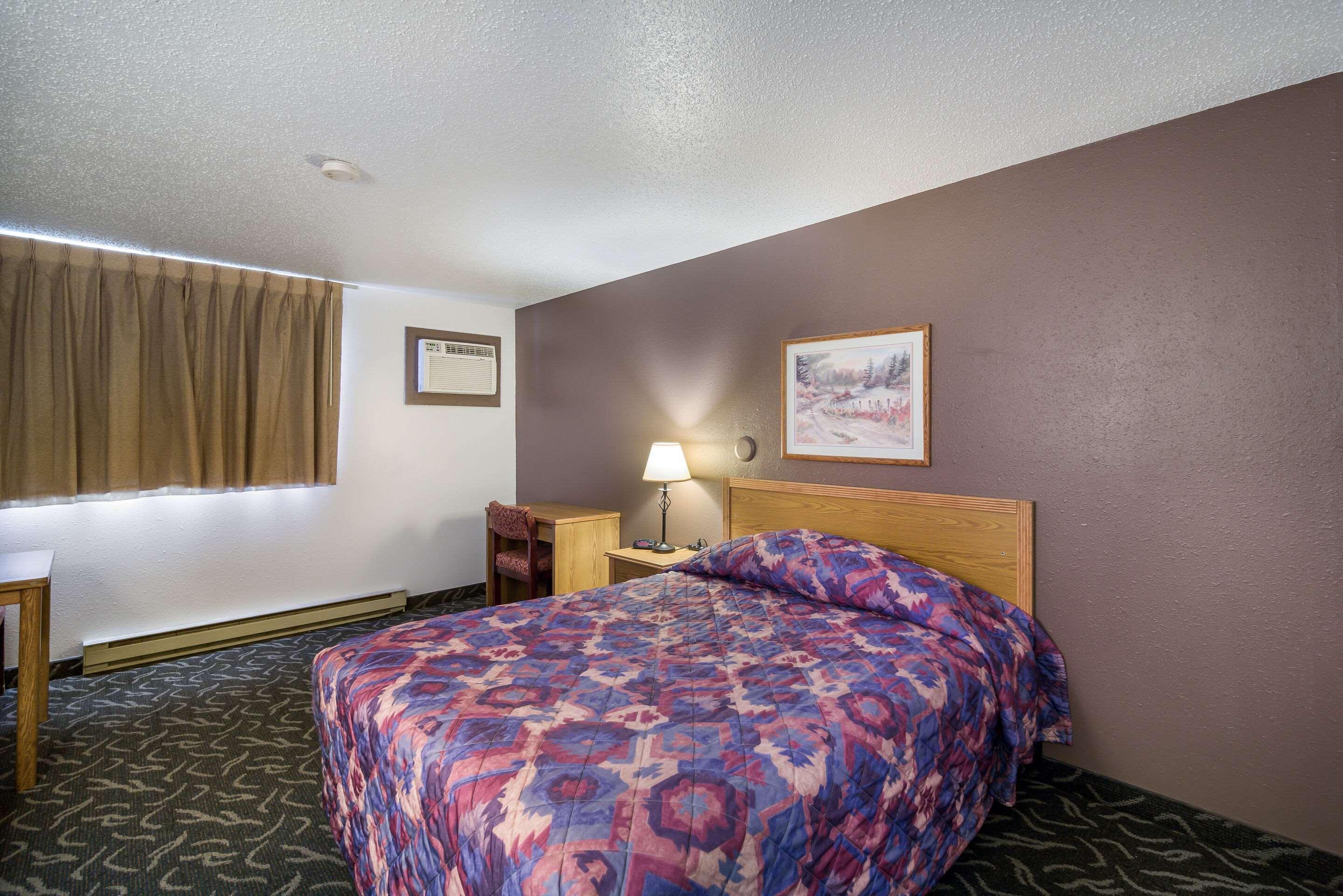 Rodeway Inn Gateway To Medora T-Roosevelt & Makoshika State Park Wibaux Extérieur photo