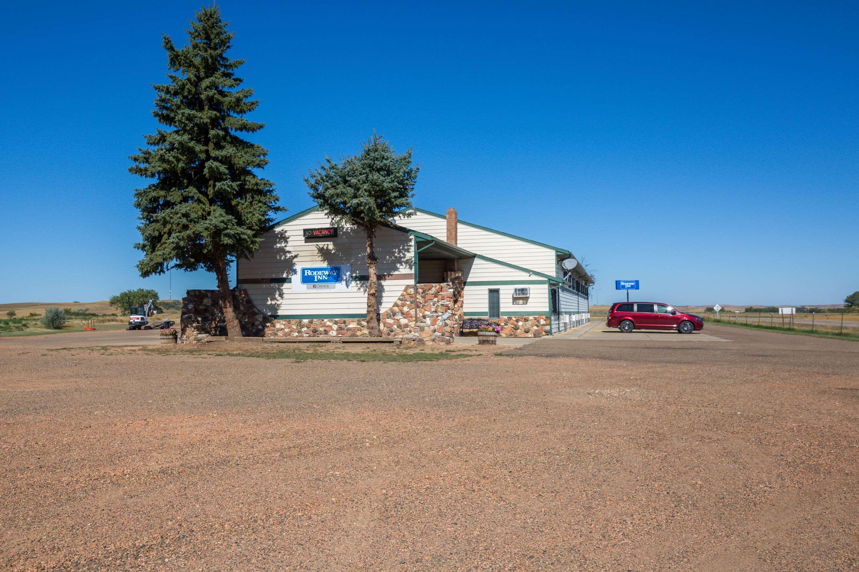 Rodeway Inn Gateway To Medora T-Roosevelt & Makoshika State Park Wibaux Extérieur photo