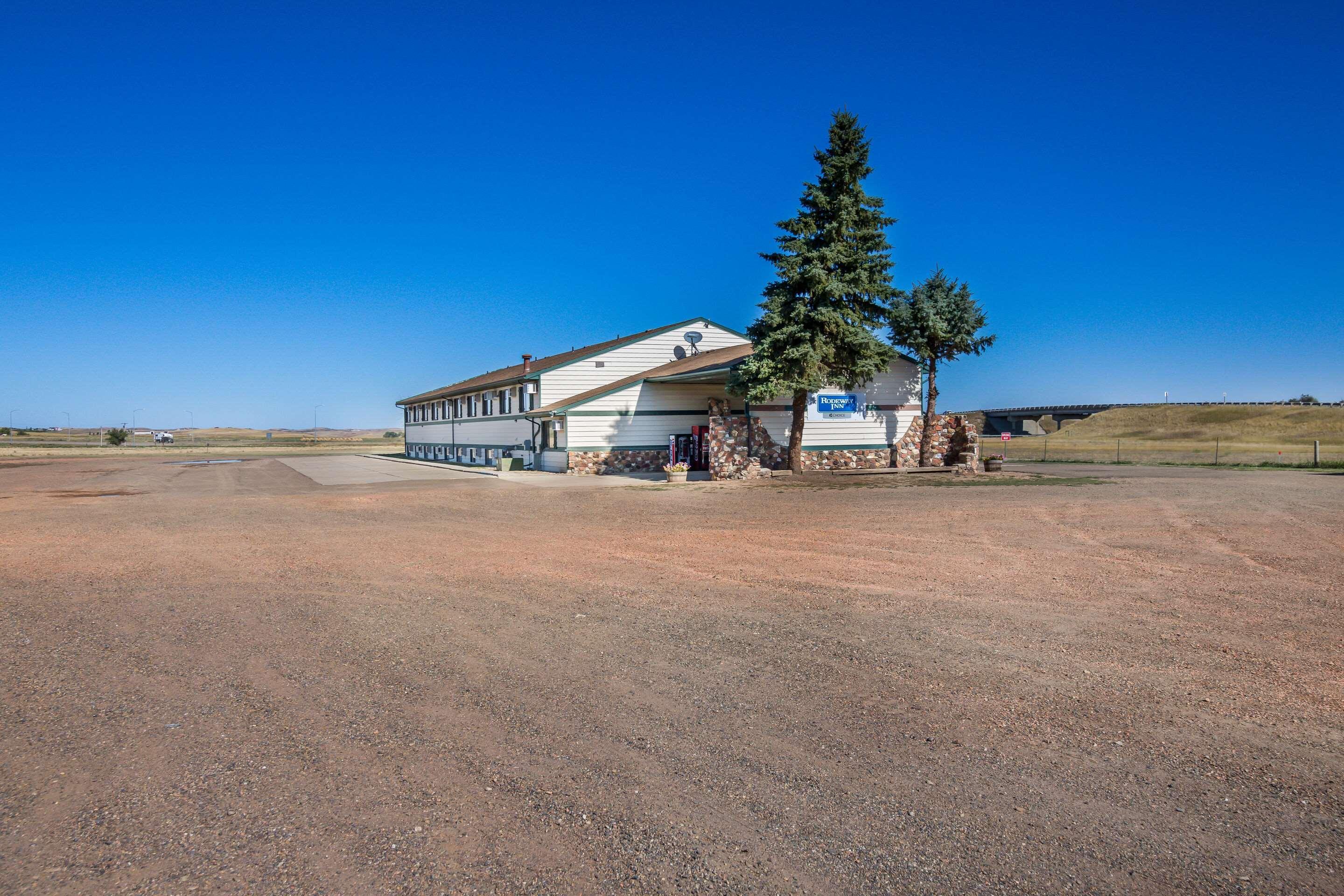 Rodeway Inn Gateway To Medora T-Roosevelt & Makoshika State Park Wibaux Extérieur photo