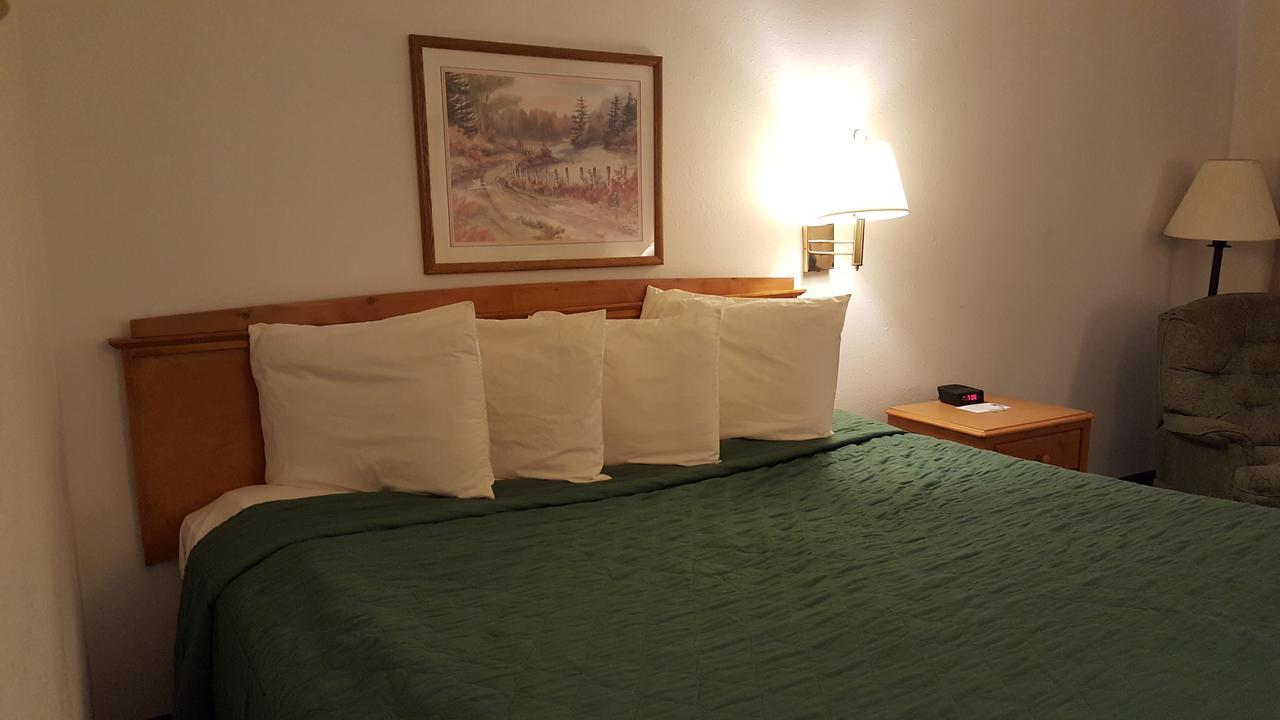 Rodeway Inn Gateway To Medora T-Roosevelt & Makoshika State Park Wibaux Extérieur photo