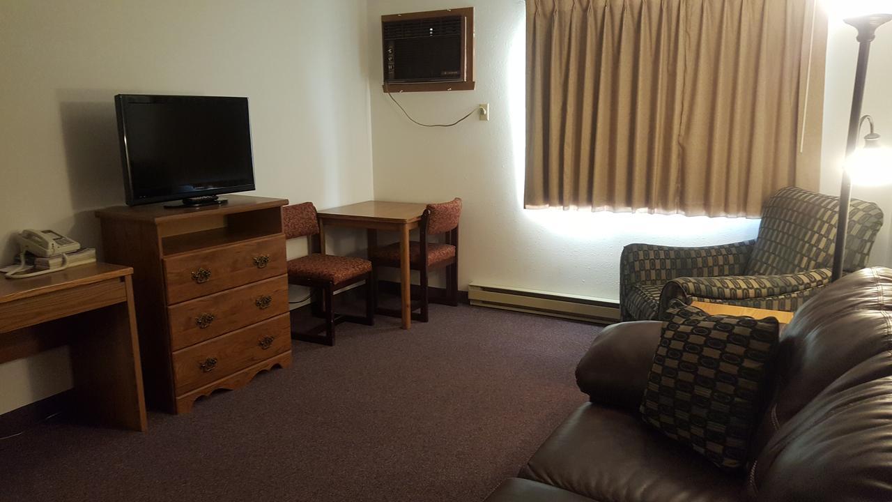 Rodeway Inn Gateway To Medora T-Roosevelt & Makoshika State Park Wibaux Extérieur photo
