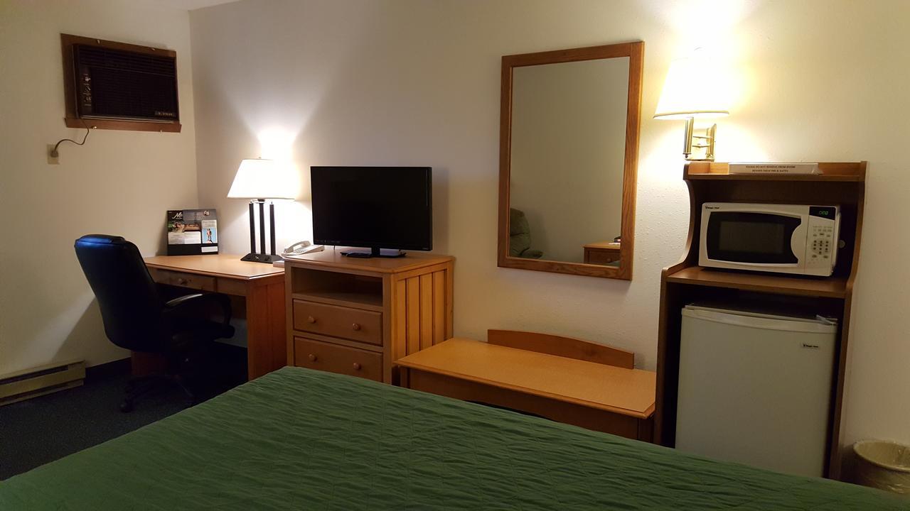 Rodeway Inn Gateway To Medora T-Roosevelt & Makoshika State Park Wibaux Extérieur photo