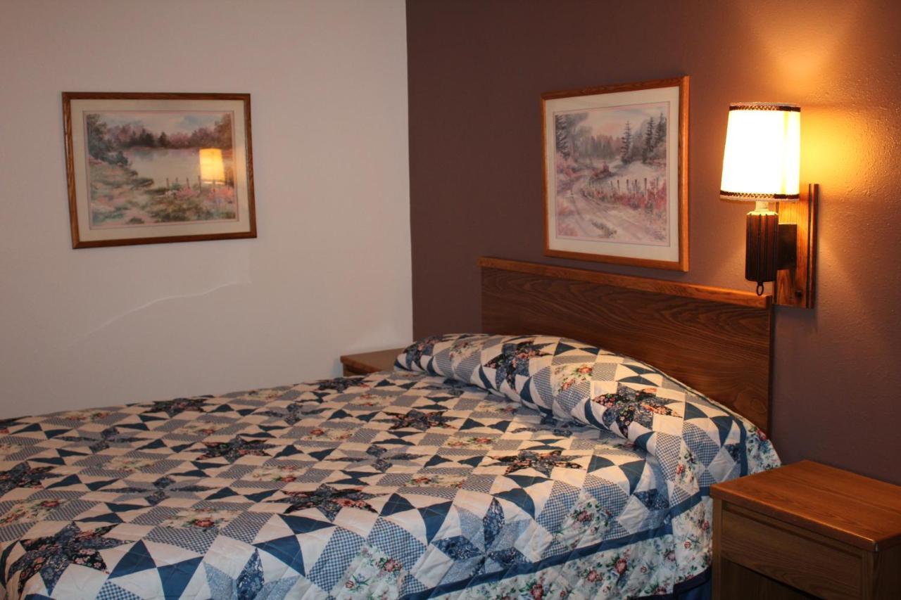 Rodeway Inn Gateway To Medora T-Roosevelt & Makoshika State Park Wibaux Extérieur photo