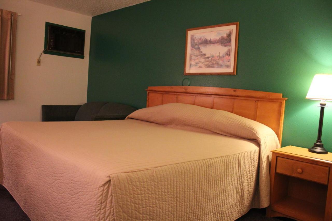 Rodeway Inn Gateway To Medora T-Roosevelt & Makoshika State Park Wibaux Extérieur photo