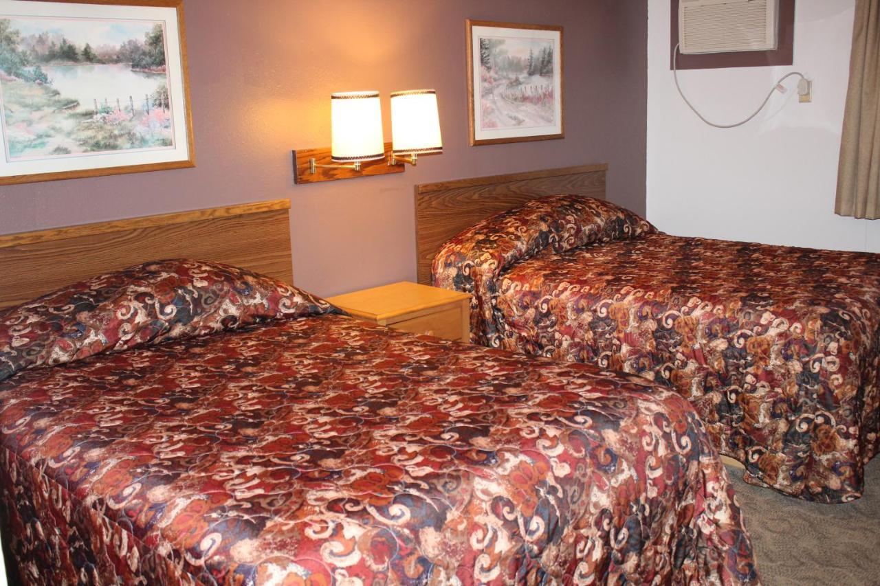 Rodeway Inn Gateway To Medora T-Roosevelt & Makoshika State Park Wibaux Extérieur photo