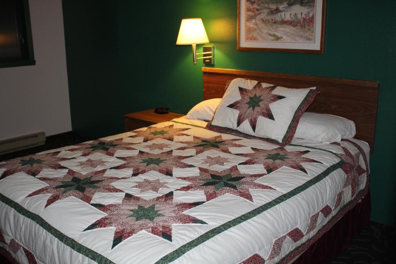 Rodeway Inn Gateway To Medora T-Roosevelt & Makoshika State Park Wibaux Extérieur photo