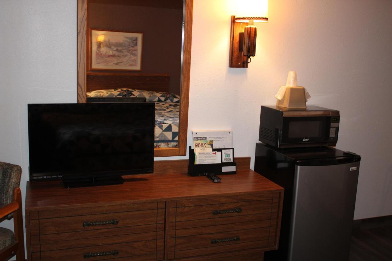Rodeway Inn Gateway To Medora T-Roosevelt & Makoshika State Park Wibaux Extérieur photo